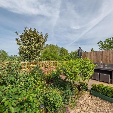 Immaculate Luxury Retreat In Pretty Village With Great Pubs - Box Valley Cottage ストーク・バイ・ネイランド エクステリア 写真