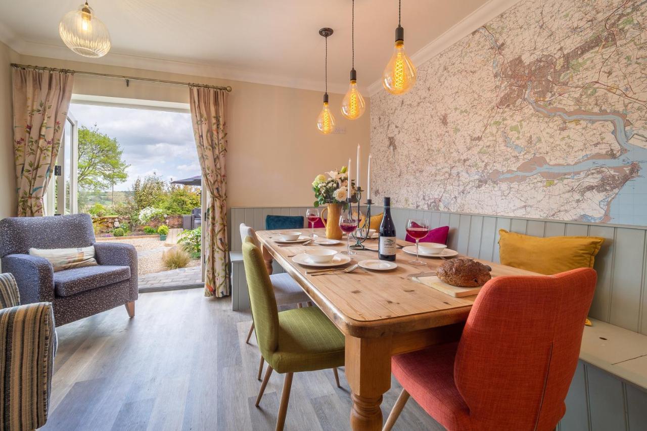 Immaculate Luxury Retreat In Pretty Village With Great Pubs - Box Valley Cottage ストーク・バイ・ネイランド エクステリア 写真