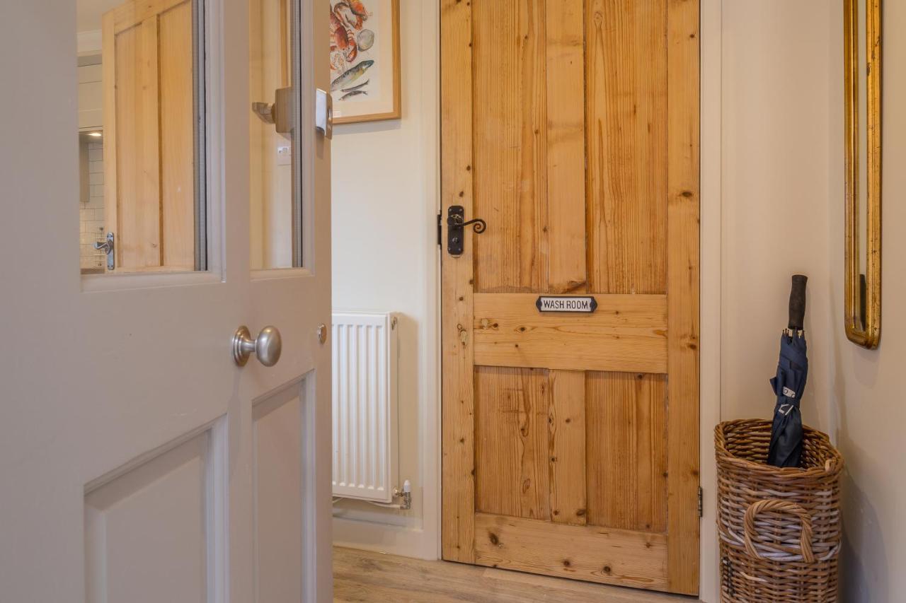 Immaculate Luxury Retreat In Pretty Village With Great Pubs - Box Valley Cottage ストーク・バイ・ネイランド エクステリア 写真