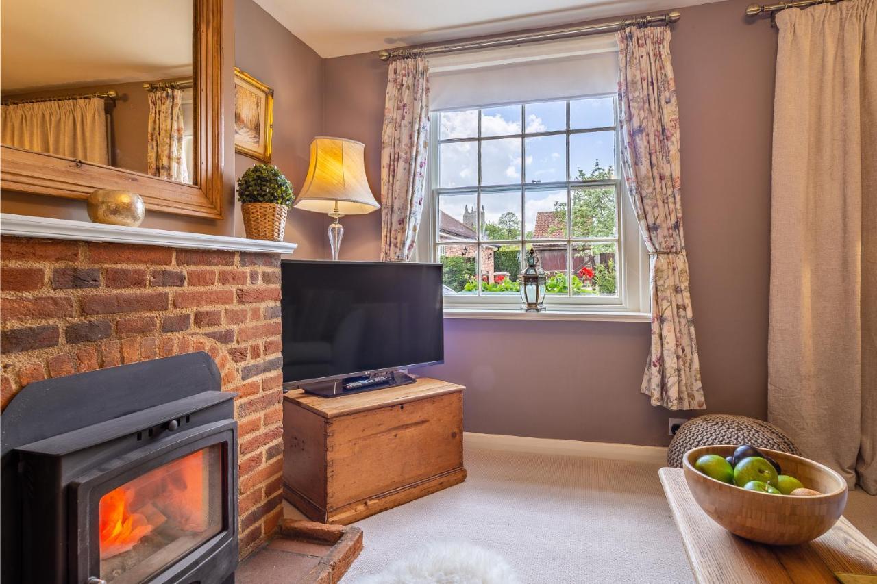 Immaculate Luxury Retreat In Pretty Village With Great Pubs - Box Valley Cottage ストーク・バイ・ネイランド エクステリア 写真