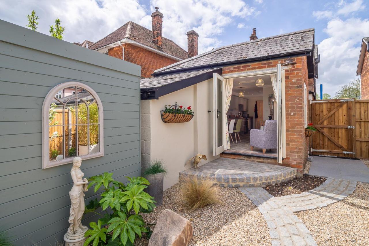 Immaculate Luxury Retreat In Pretty Village With Great Pubs - Box Valley Cottage ストーク・バイ・ネイランド エクステリア 写真