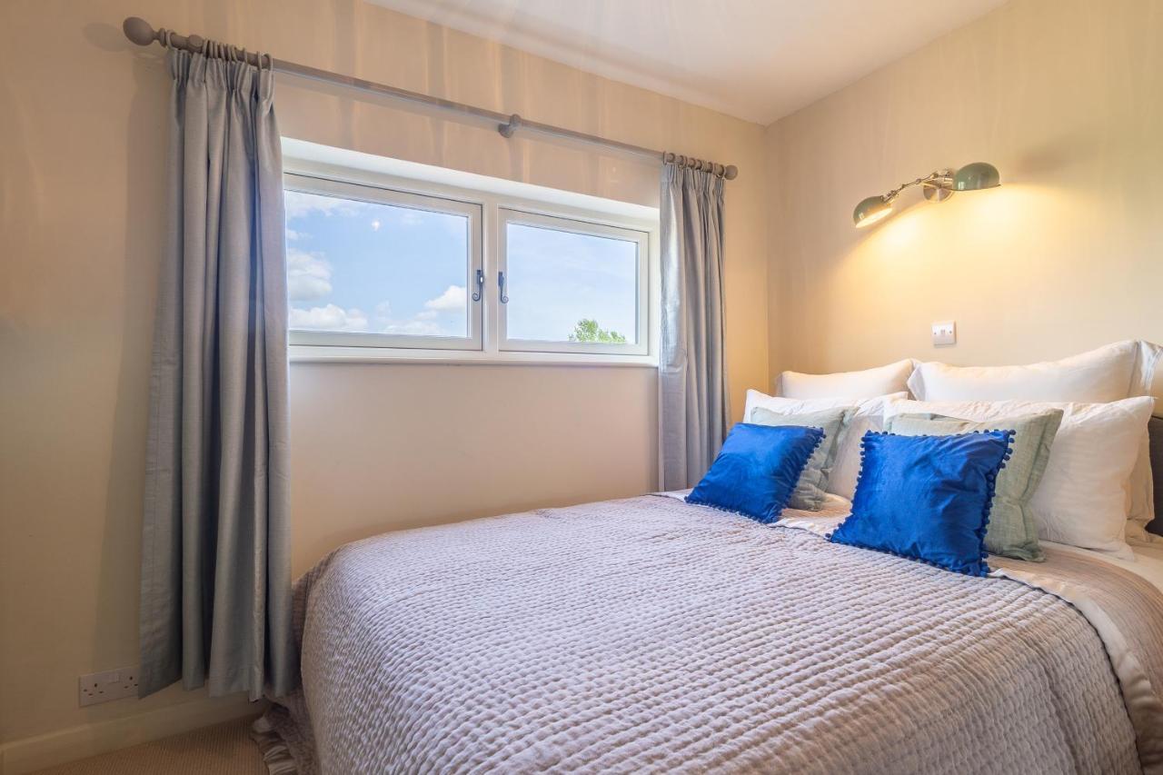 Immaculate Luxury Retreat In Pretty Village With Great Pubs - Box Valley Cottage ストーク・バイ・ネイランド エクステリア 写真