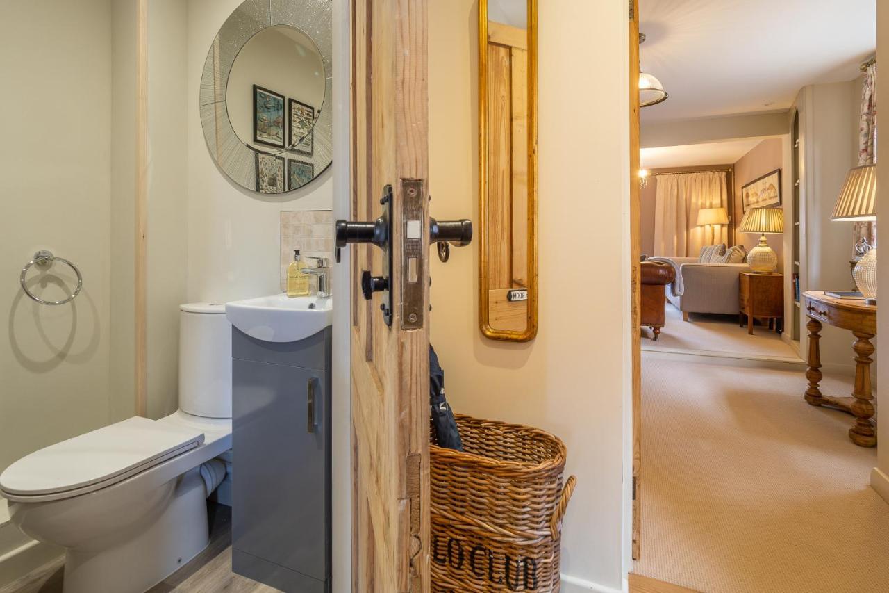 Immaculate Luxury Retreat In Pretty Village With Great Pubs - Box Valley Cottage ストーク・バイ・ネイランド エクステリア 写真