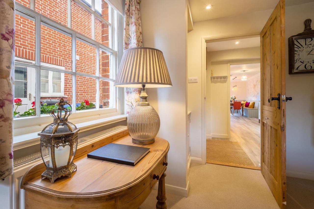 Immaculate Luxury Retreat In Pretty Village With Great Pubs - Box Valley Cottage ストーク・バイ・ネイランド エクステリア 写真