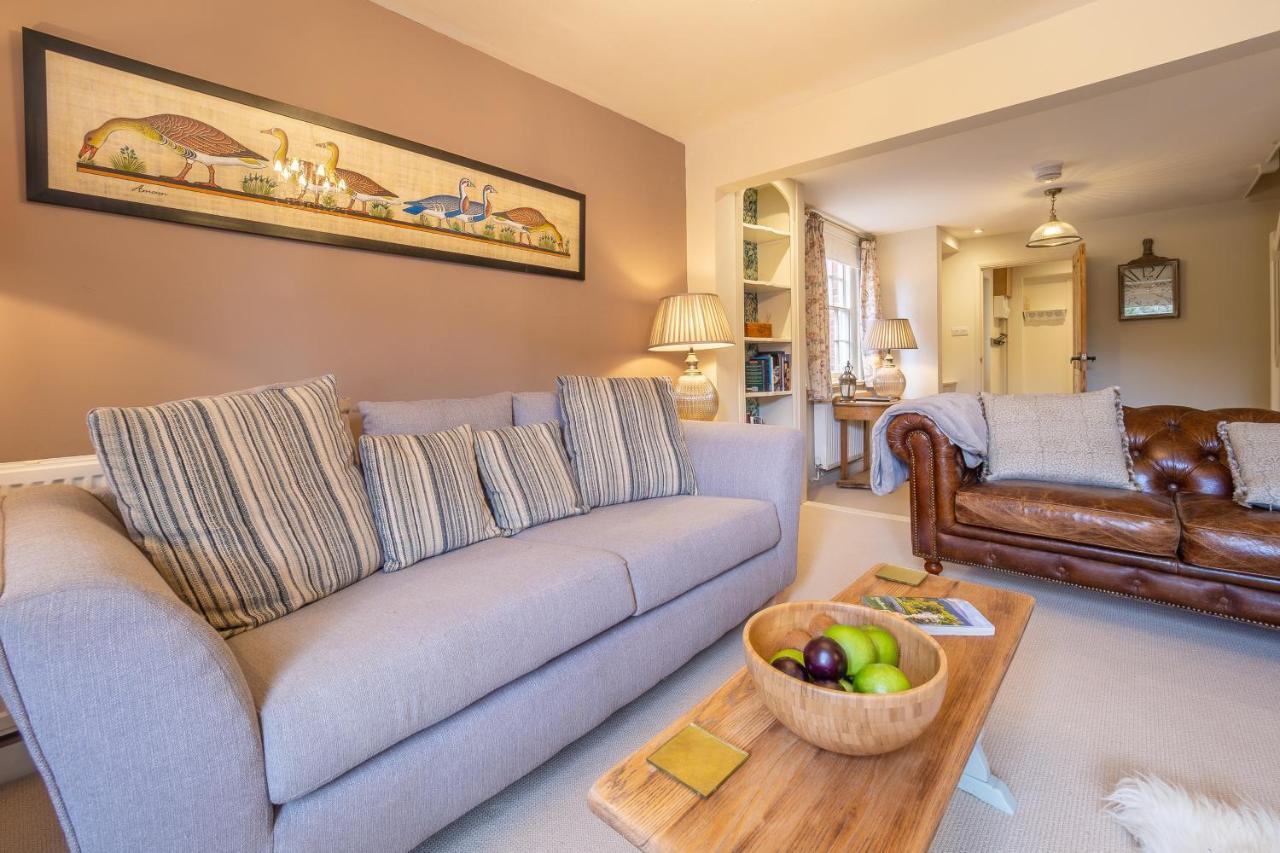 Immaculate Luxury Retreat In Pretty Village With Great Pubs - Box Valley Cottage ストーク・バイ・ネイランド エクステリア 写真