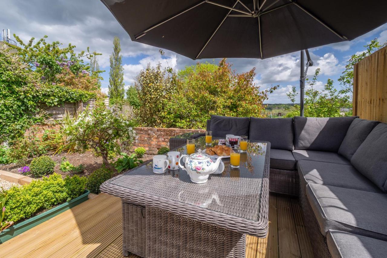 Immaculate Luxury Retreat In Pretty Village With Great Pubs - Box Valley Cottage ストーク・バイ・ネイランド エクステリア 写真