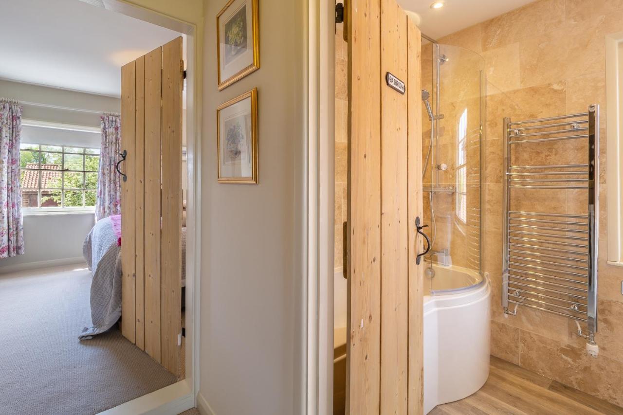Immaculate Luxury Retreat In Pretty Village With Great Pubs - Box Valley Cottage ストーク・バイ・ネイランド エクステリア 写真