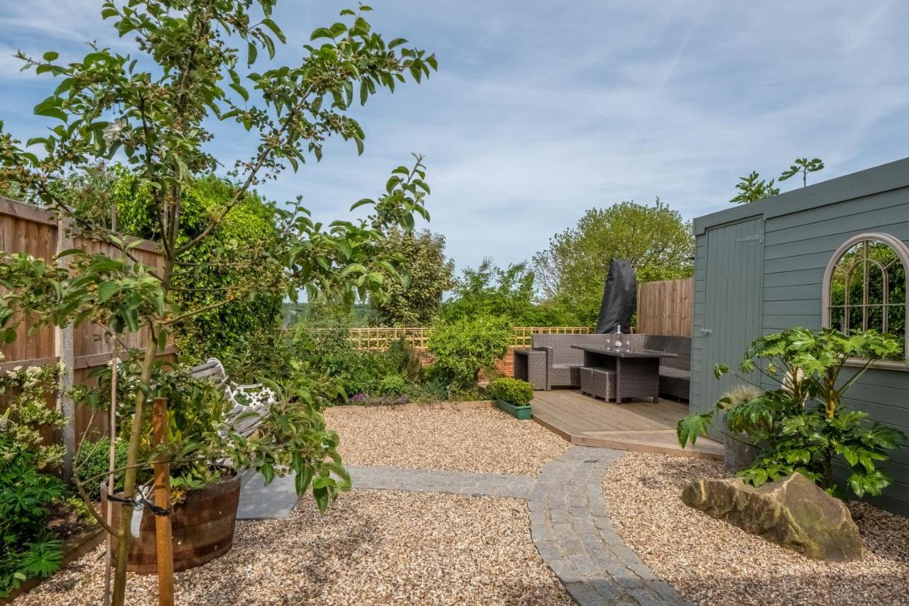 Immaculate Luxury Retreat In Pretty Village With Great Pubs - Box Valley Cottage ストーク・バイ・ネイランド エクステリア 写真