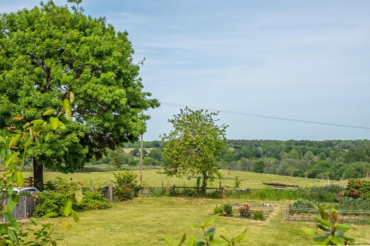 Immaculate Luxury Retreat In Pretty Village With Great Pubs - Box Valley Cottage ストーク・バイ・ネイランド エクステリア 写真